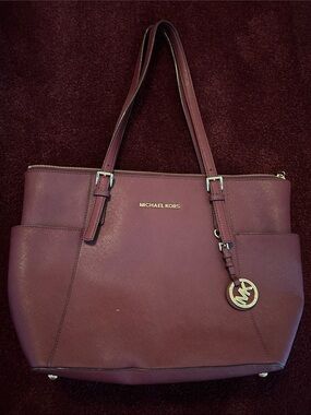 Michael Kors Medium Saffiano Bag